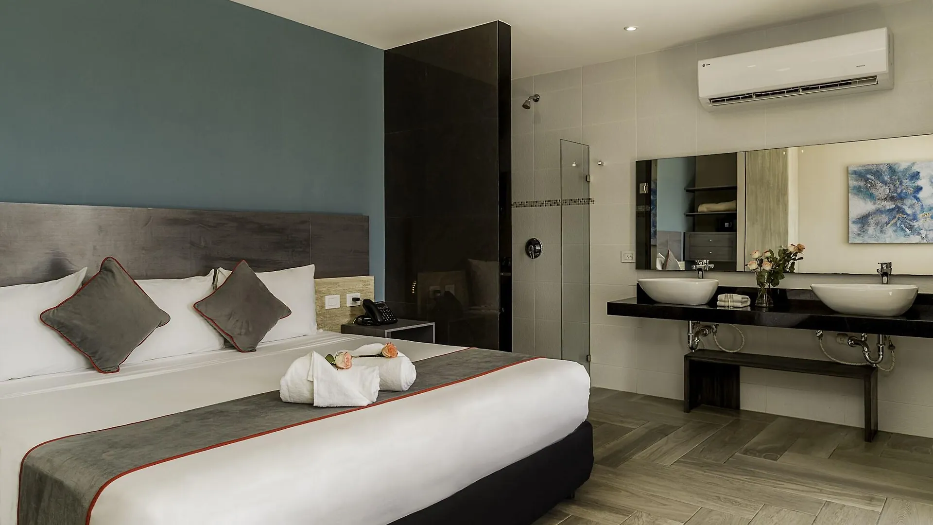Bfh Attraction Deluxe Hotel Playa del Carmen 3*,